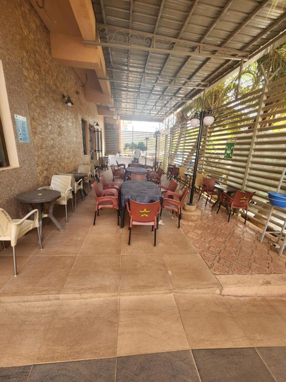 Hotel Les Fleurettes Ouagadougou Exterior foto